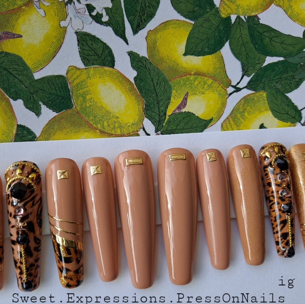 Press on nails